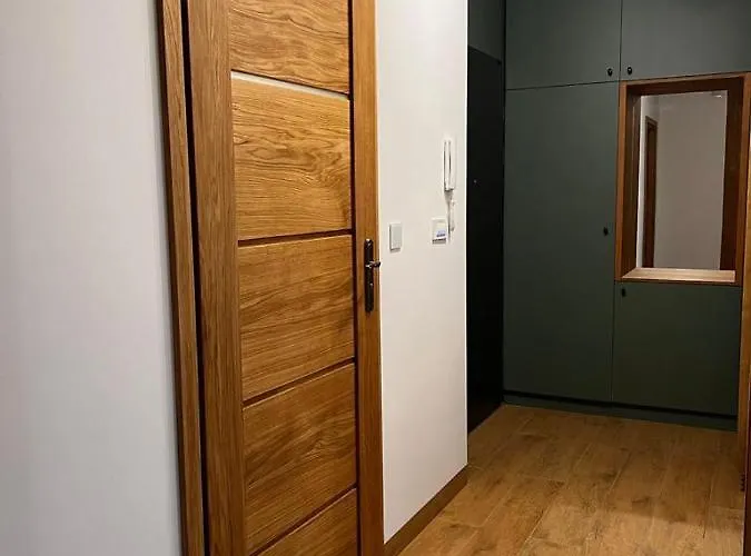 Akademicka Przy Onkologii 3 *