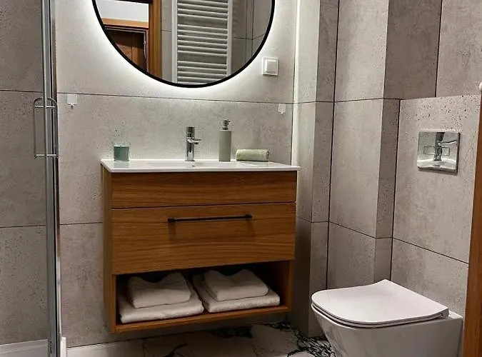 Akademicka Przy Onkologii 3 *